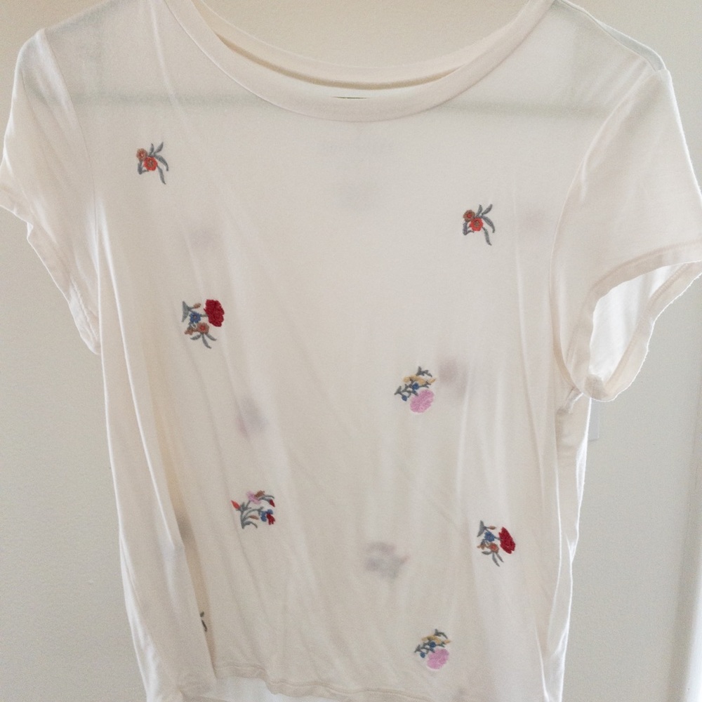 Cream American Eagle Tee with Flower Details